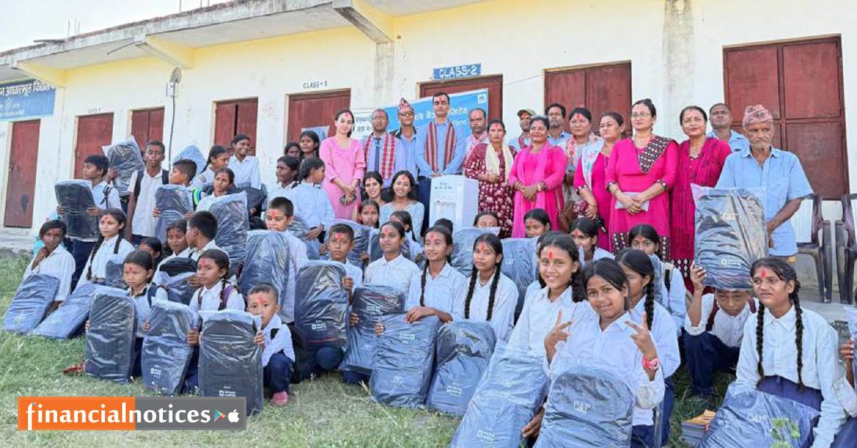 एनएमबि बैंकद्वारा अमर जैन विद्यालयमा स्कुल ब्याग र व्वाटर डिस्पेन्सर हस्तान्तरण